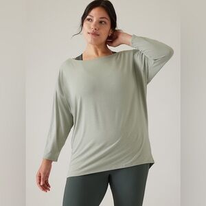 Athleta Essence Flow Long Sleeve Sage Green Keyhole Athletic Flowy Top Size S